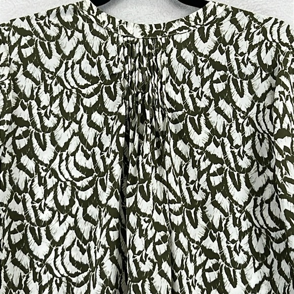 Jach’s Girlfriend Blouse Sz M Olive & Cream Polyester Button Front 3/4 Like New - Picture 7 of 12